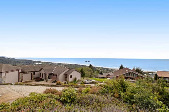 Ocean view home with a deck gas grill free WiFi and washer dryer - Image 3
