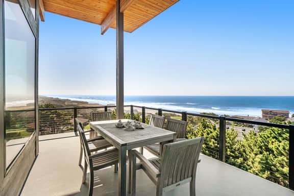 New home with unparalleled ocean views and private hot tub dogs welcome - Image 3