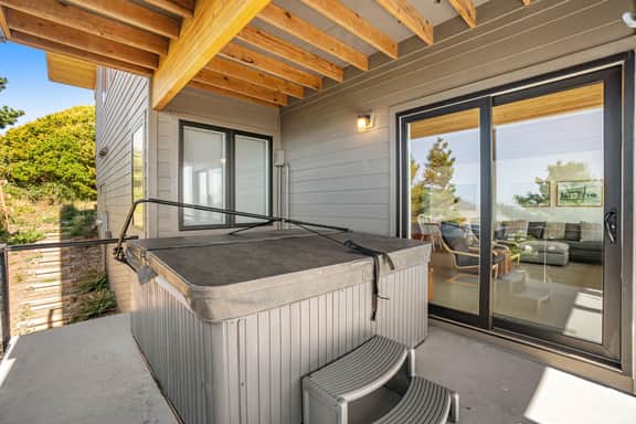 New home with unparalleled ocean views and private hot tub dogs welcome - Image 5