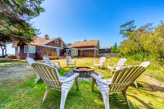 Lakefront home with furnished deck firepit and amazing views walk to the beach - Image 2