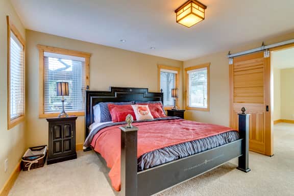 Lakefront home with furnished deck firepit and amazing views walk to the beach - Image 5
