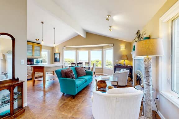 Stunning coastal home with ocean views firepit and media room walk to beach - Image 4