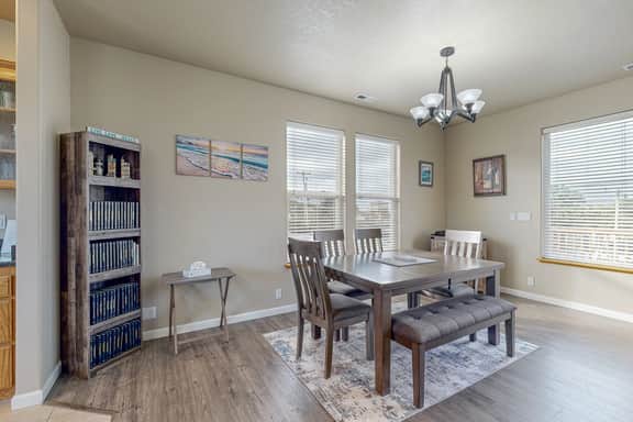 Spacious home close to the beach with peekaboo ocean views fireplaces hot tub - Image 5