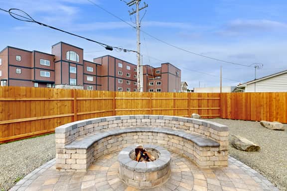 Spacious home close to the beach with peekaboo ocean views fireplaces hot tub - Image 3
