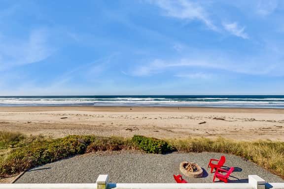 Oceanfront home with a washer dryer and beach access - Image 3