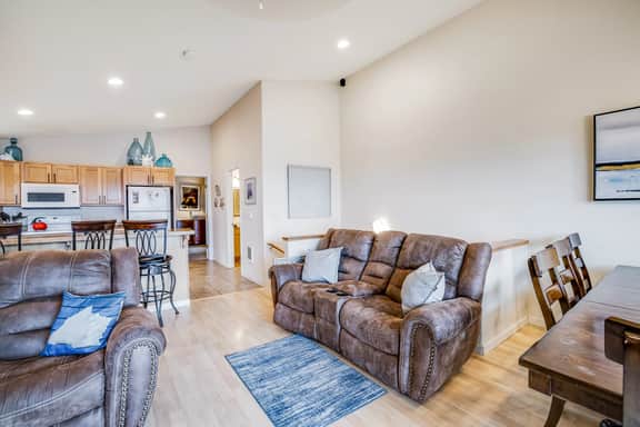 Just Across Street from Beach Ocean Views and Bright Interior Dog friendly - Image 4
