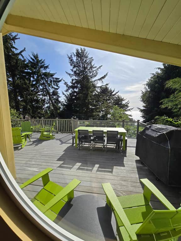 Upscale house with ocean views entertainment and large deck beach nearby - Image 5