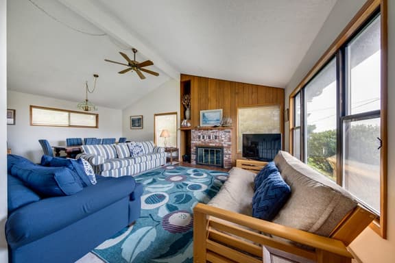 Cozy hilltop home with ocean views and game tables 3 blocks from the beach - Image 1