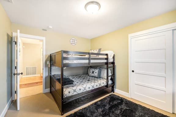Family Home with Game Room WiFi Fireplace Private Hot Tub Walk to Beach