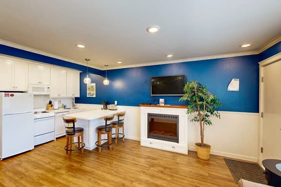 Modern and Colorful Condo Right Next to Beach - Image 1