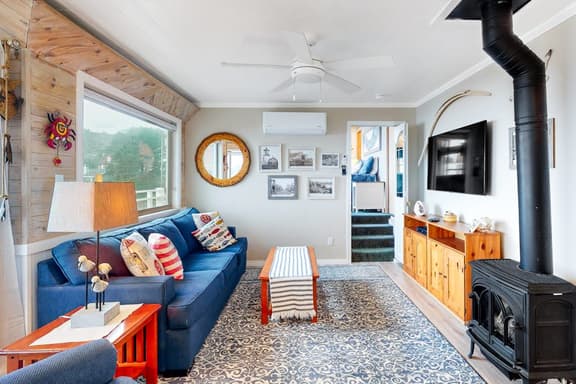 Nautical Themed Family Friendly Beach House with Three Arches View