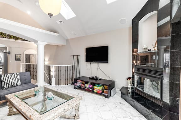 Oceanfront townhome with amazing views decks beach access and updated kitchen - Image 1