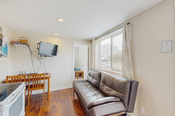 Conveniently Located Home with Access to Beach and Town One Dog Welcome - Image 1