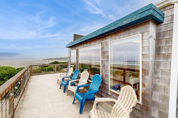 Oceanfront home with great views high speed WiFi and direct beach access - Image 1