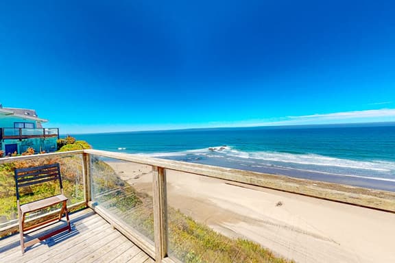 Oceanfront cottage with water view deck gas fireplace and washer dryer