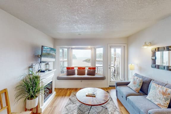 Oceanfront 2nd floor condo with ocean views balcony and seasonal beach access - Image 1