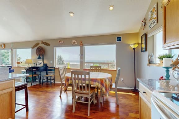 Family friendly ocean view home with spacious deck walk to beach books and games