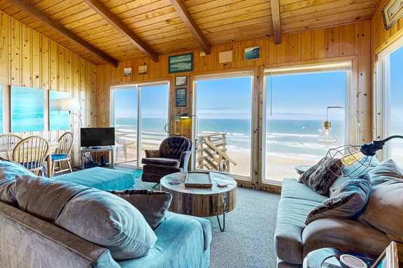 Ocean front home with spacious deck and beach access near shops and restaurants - Image 1