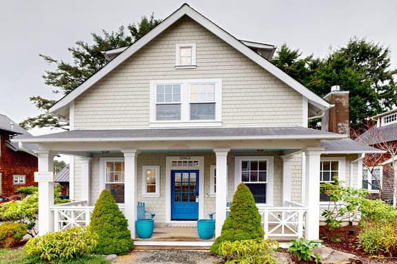 Beautiful home with peek a boo beach views patio with hot tub and firepit WiFi - Image 1