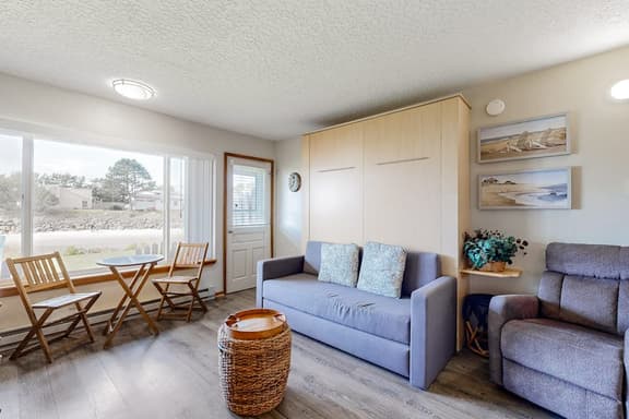 Beachfront dog friendly studio with amazing Proposal Rock view steps to the sand - Image 1