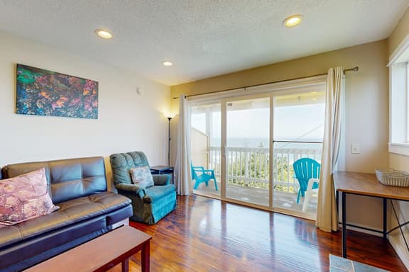 Dog Friendly Condo with Ocean View and Beach Access Perfect for Family Fun - Image 1