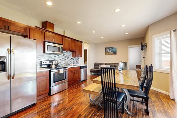 Ocean Views and Pure Luxury Await Dog Friendly Home with WiFi - Image 1