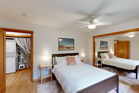 Dog friendly home close to the beach with patio BBQ and WiFi