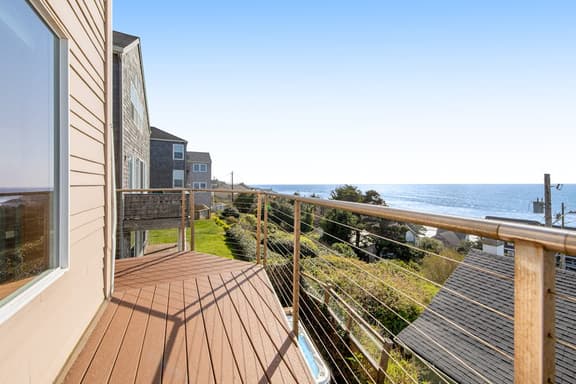 Dog Friendly Coastal Retreat with Ocean Views