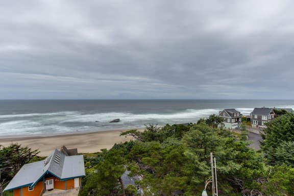 Dog Friendly Condo with Stunning Ocean Views and Easy Beach Access
