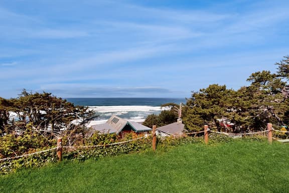 Dog Friendly Studio Condo with Ocean Views WiFi Close to Everything