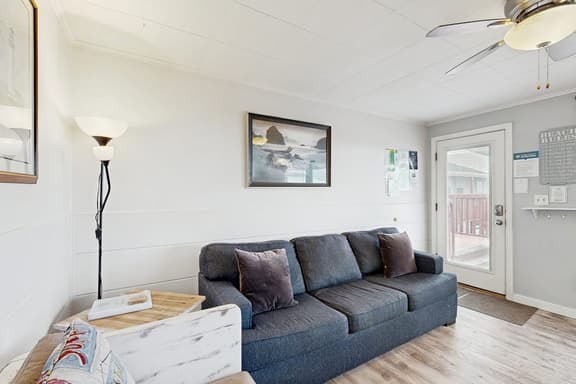 Dog Friendly Waterfront Condo with Ocean Views and Nearby Beach Access - Image 1