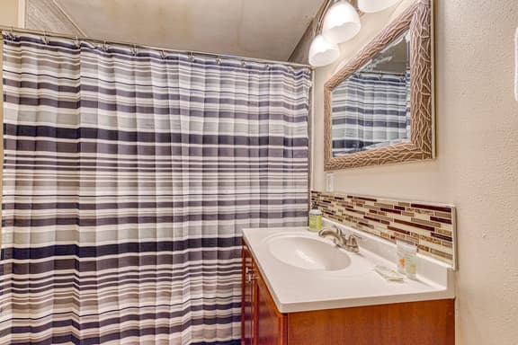 Dog Friendly Triplex 3 private apartments Easy Walk to the Beach and Town