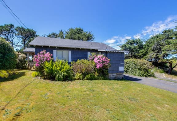 Dog-Friendly Beach Cottage in Peaceful Neskowin