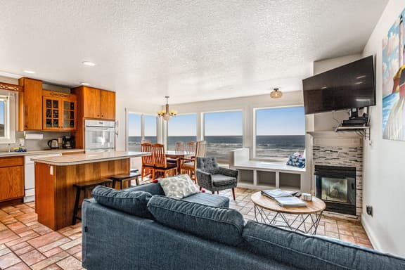 Waterfront dog friendly home a few steps from the beach with hot tub