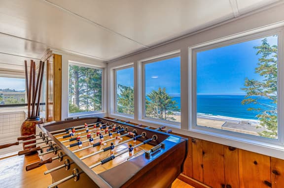 Spacious ocean view home with wood fireplace grill and deck dog friendly - Image 1