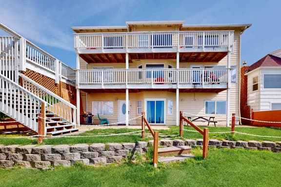 Romantic Ocean View Suite with Easy Beach Access Dog Friendly