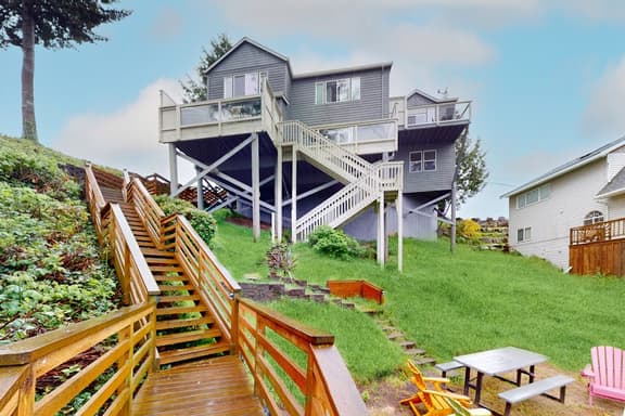 Lakefront townhome with electric grill firepit ping pong table and shared dock