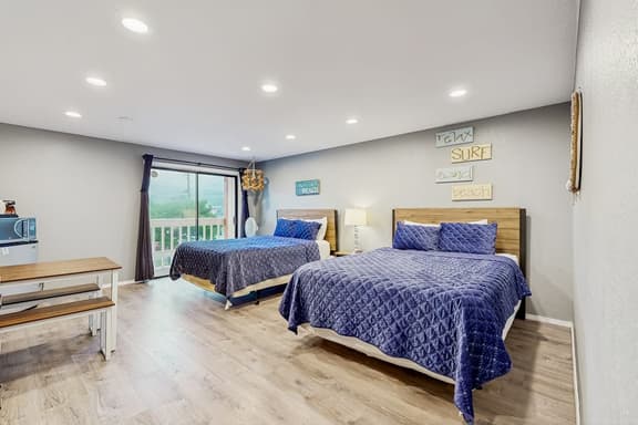 Ideally Located Room Near Downtown and the Beach Dog Friendly