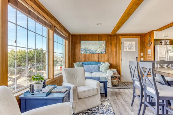Ocean view home 1 block from the beach with hot tub deck and fireplace