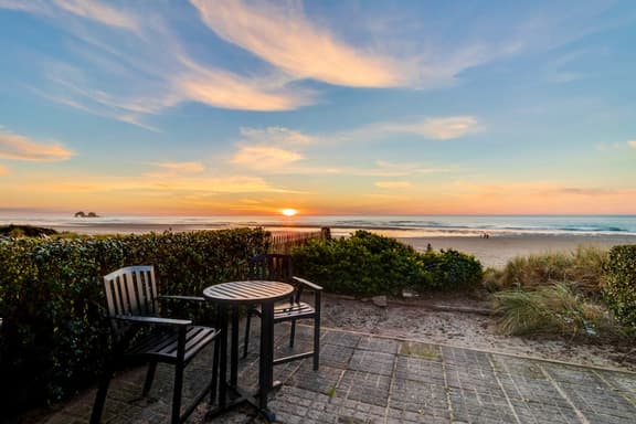 Dog Friendly Waterfront Bungalow Just Steps to the Sand and Waves - Image 1