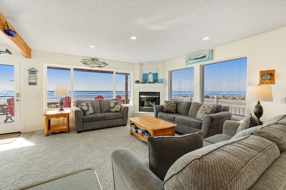 Dog friendly waterfront rental just steps from the beach and restaurants - Image 1