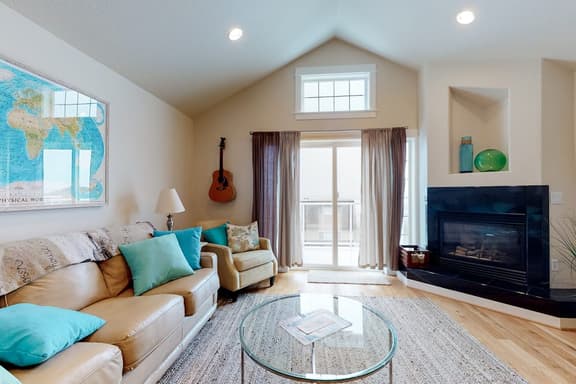 Ocean view townhouse 100 ft to beach with fireplace Ping Pong and private garage