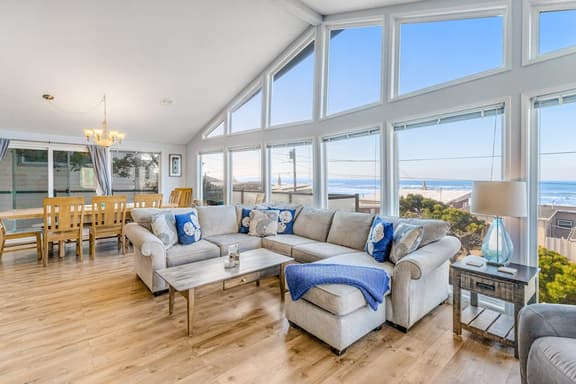 Bright home with stunning ocean views private hot tub and nearby beach access - Image 1