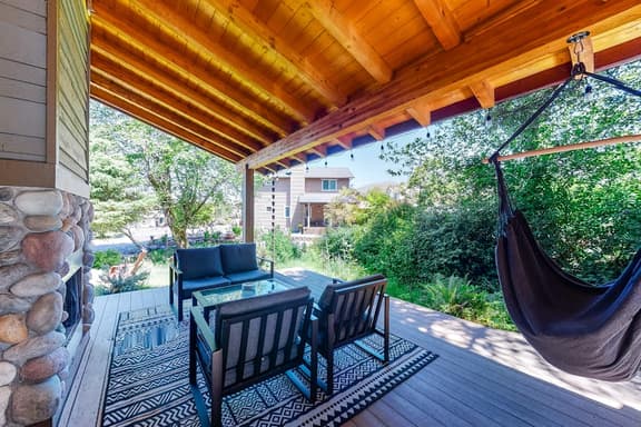 Friendly Home with Private Hot Tub High Speed WiFi and Wood Burning Fireplace