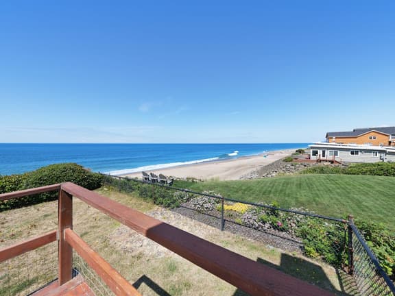 Charming Oceanfront Home with Nearby Beach Access and Amazing Ocean Views - Image 1