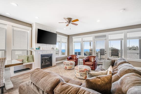 Gorgeous Ocean View Home with Private Hot Tub Fast WiFi Gas Fireplaces and with D