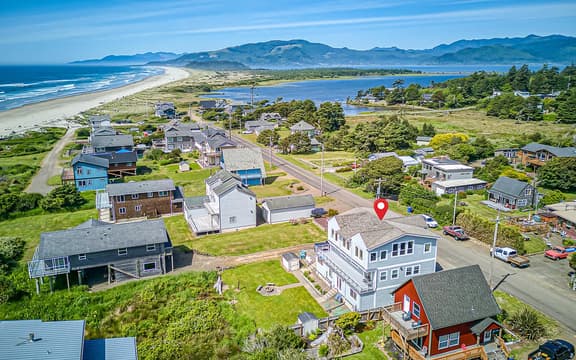 Elegant home with sauna private hot tub and ocean views accessible by elevator