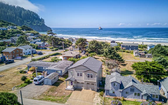 Ocean Views, Chef’s Kitchen & EV Charger - Image 1