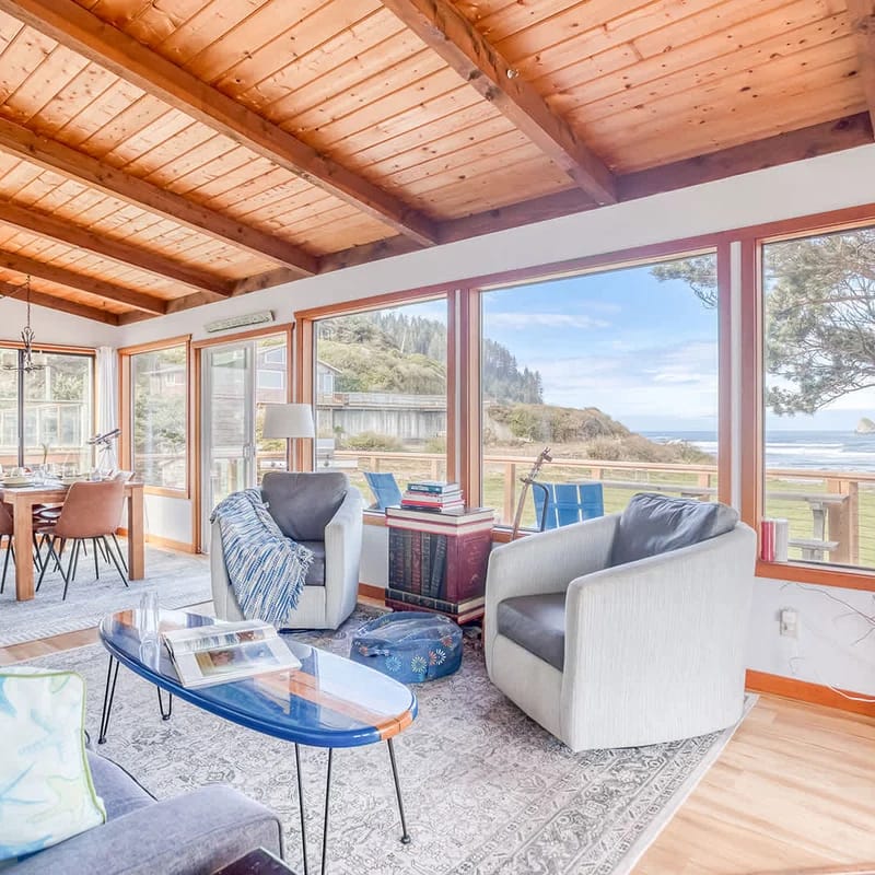 Oceanfront cottage with hot tub beach access fireplace and WiFi Dog friendly