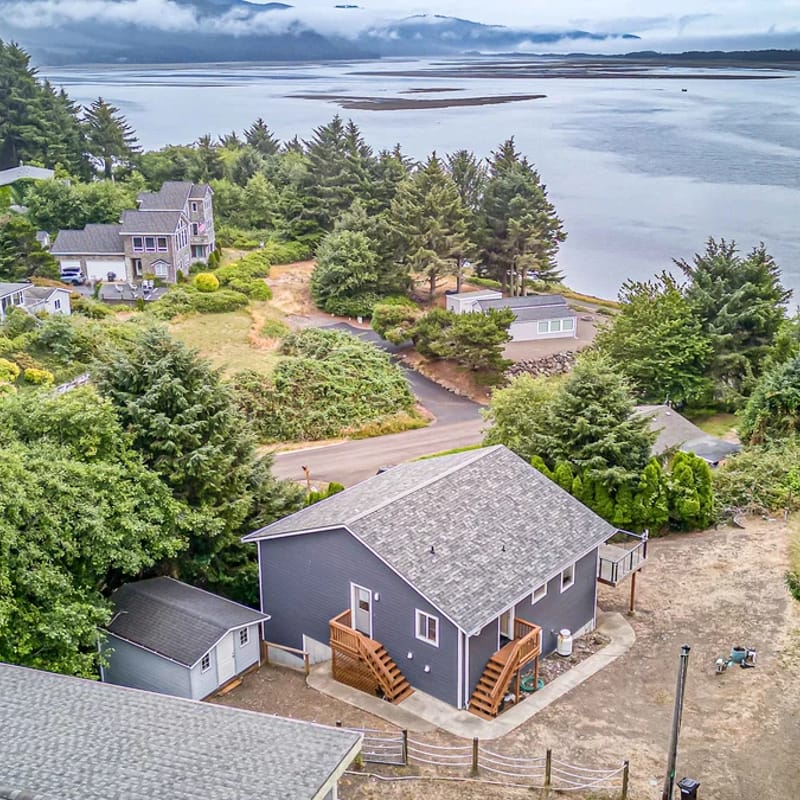 Beach Swagger | Bay Views & Coastal Escape